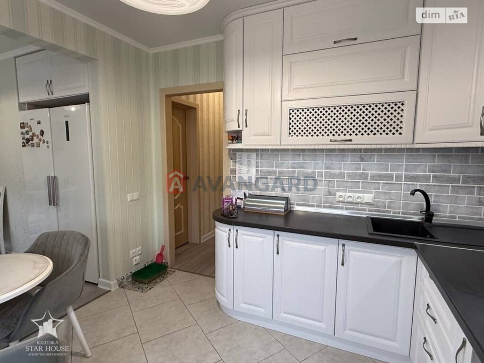 4 ��. ��������, 83/55/8 ��. �., 9/9 ������ ���� 20