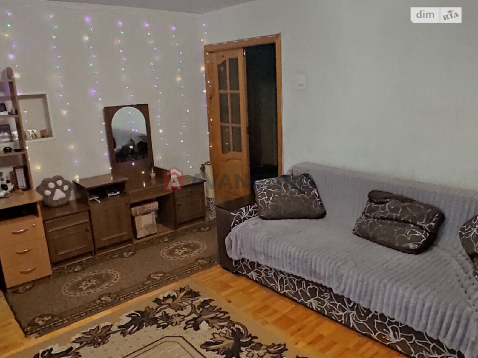 3 ��. ��������, 72/-/- ��. �., 12/14 ������ ���� 4