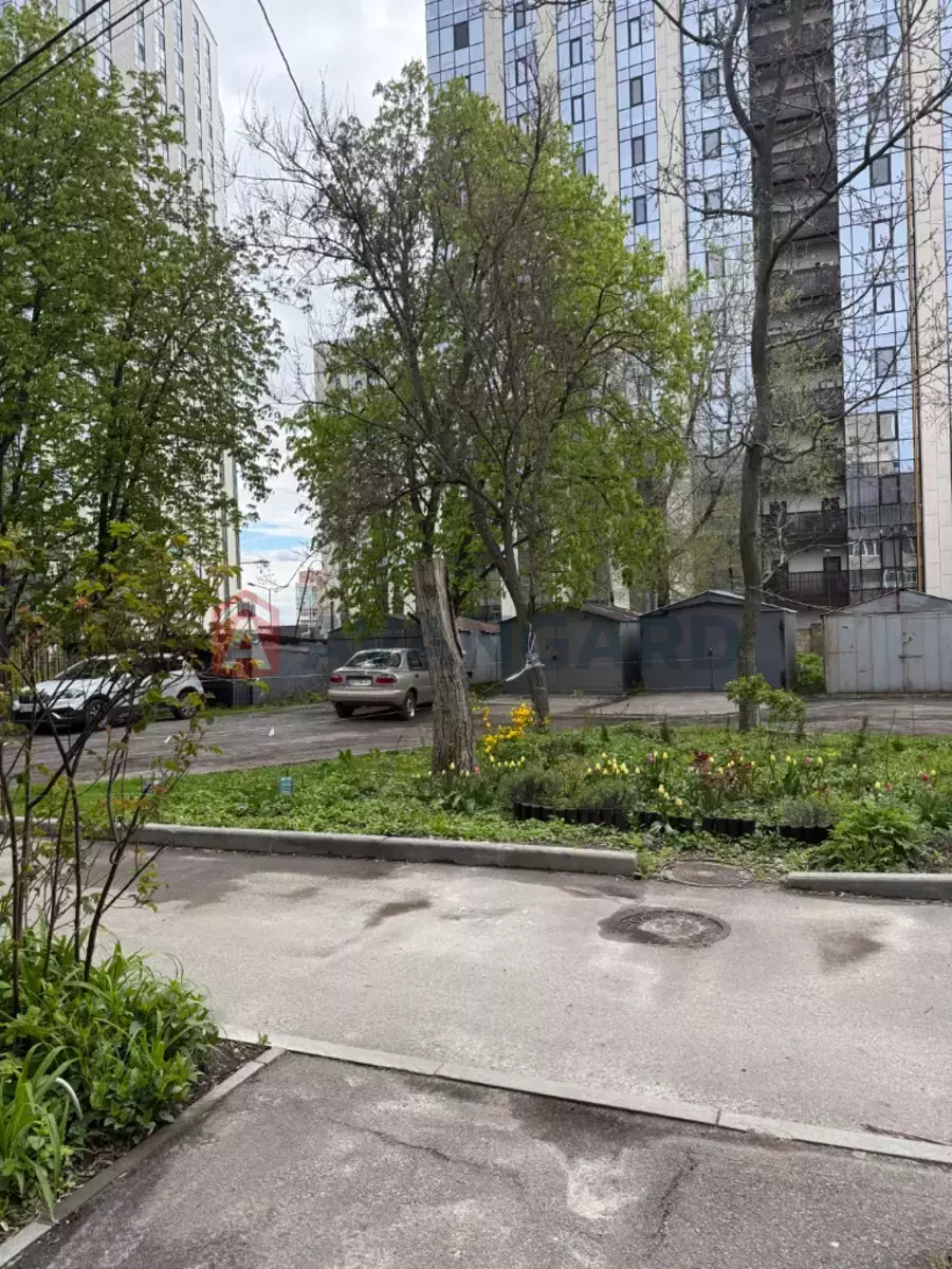 1 ����. ��������, 40/-/25 ��. �., 4/4 ���� ���� 18