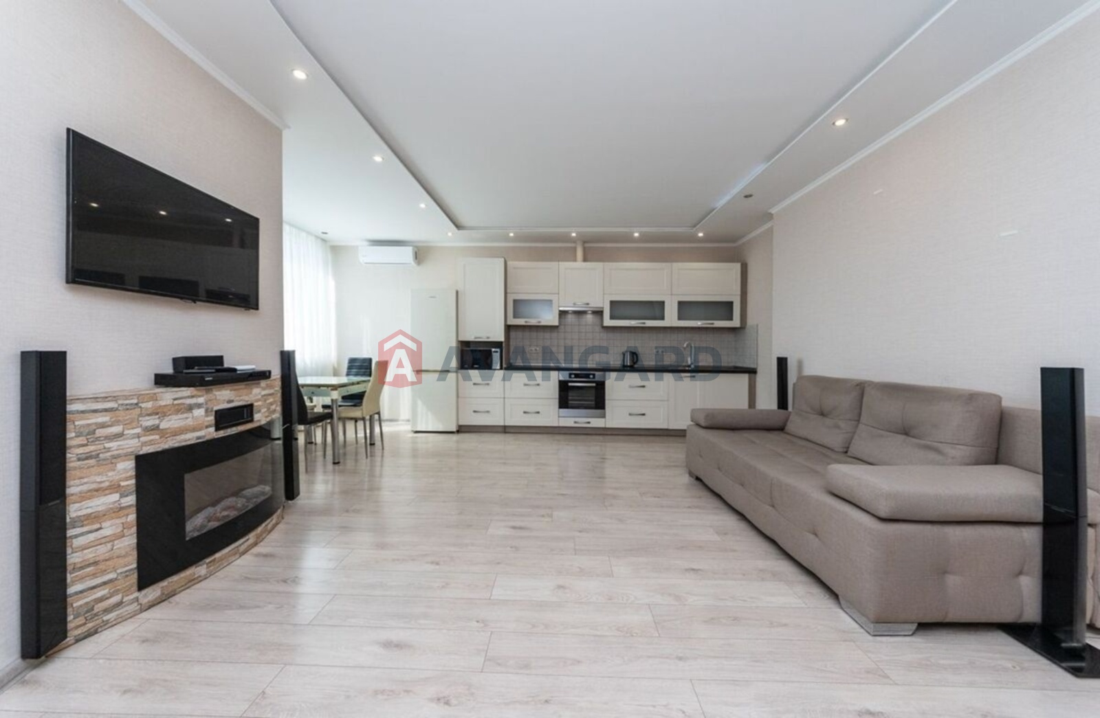 1 ��. ��������, 62.7 / 24.9 / 15.2 ��. �., 11/25 ������ ���� 2