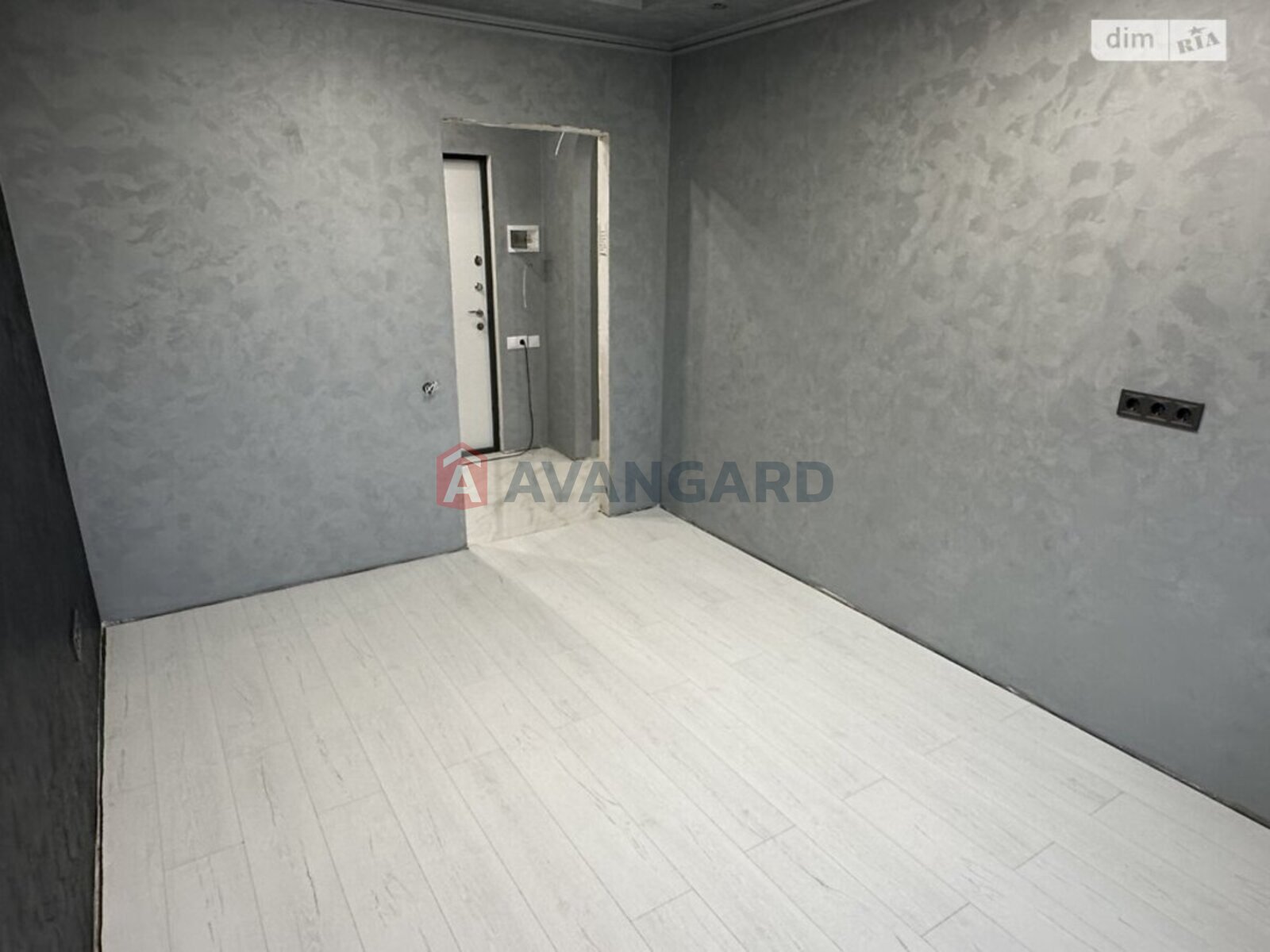 2 ��. ��������, 50/30/10 ��. �., 6/9 ������ ���� 9