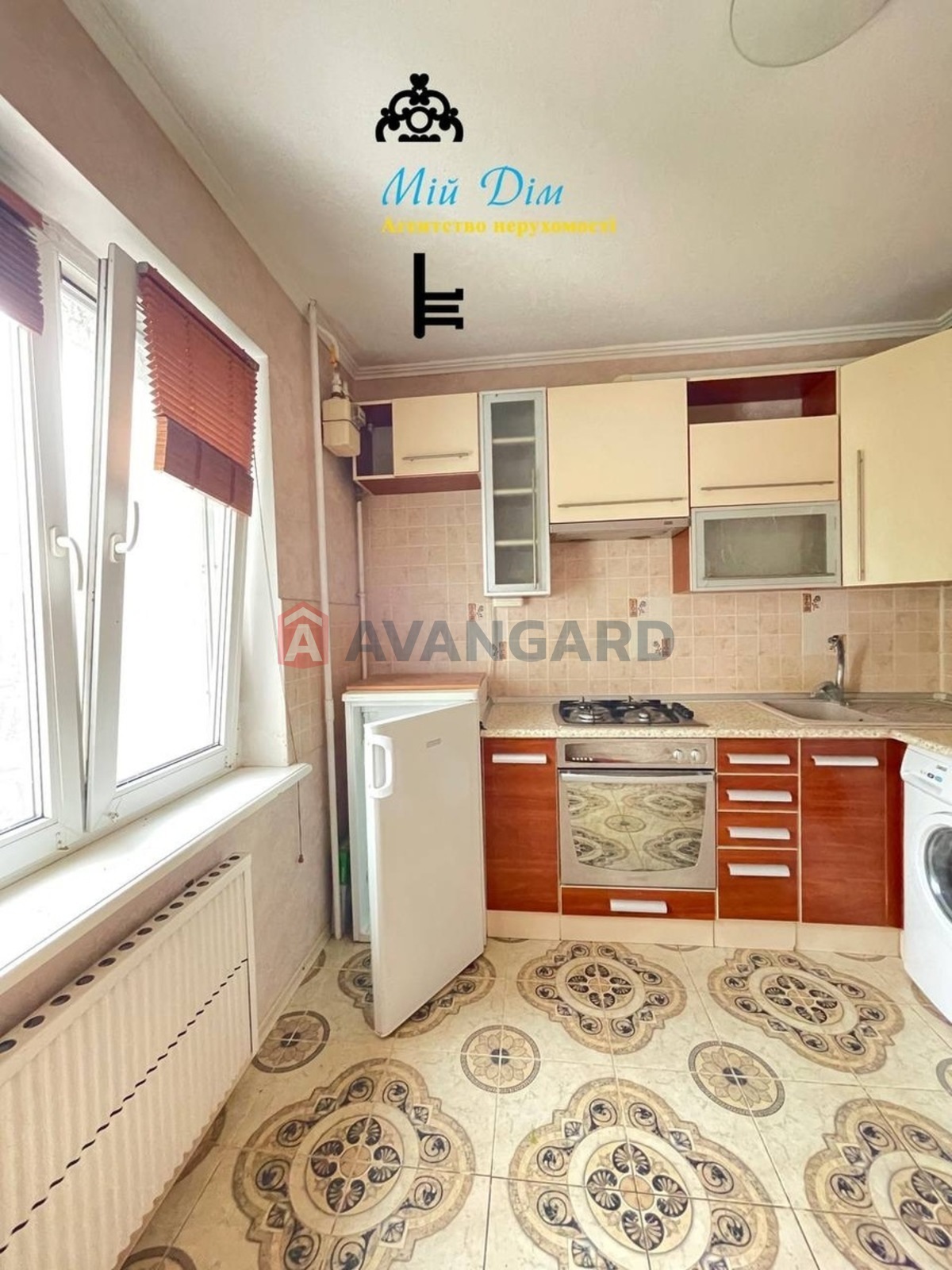 2 ��. ��������, 58/33/9 ��. �., 3/10 ������ ���� 13