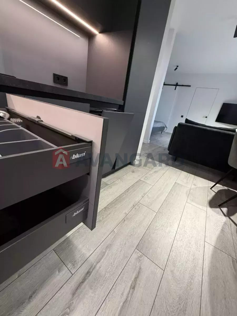 2 ��. ��������, 60/-/15 ��. �., 12/12 ������ ���� 9