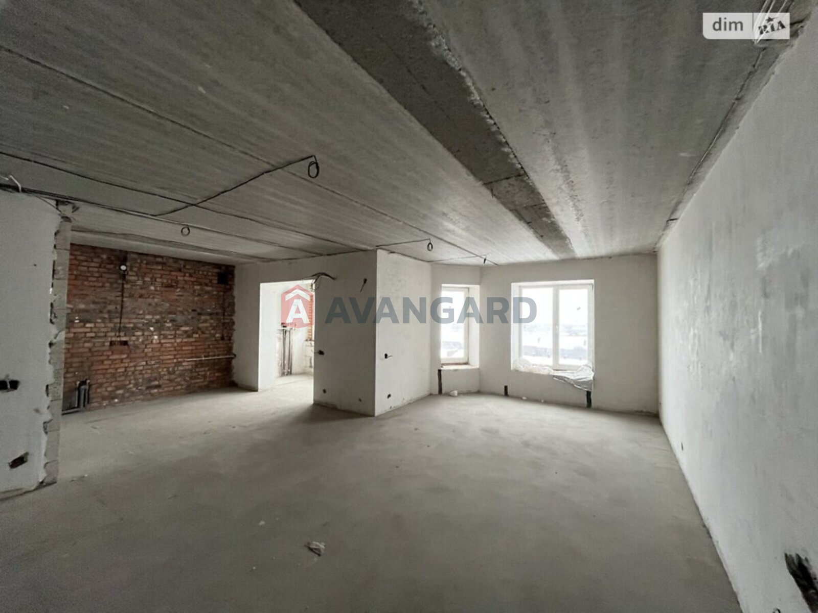 2 ��. ��������, 124/42/52 ��. �., 10/14 ������ ���� 5