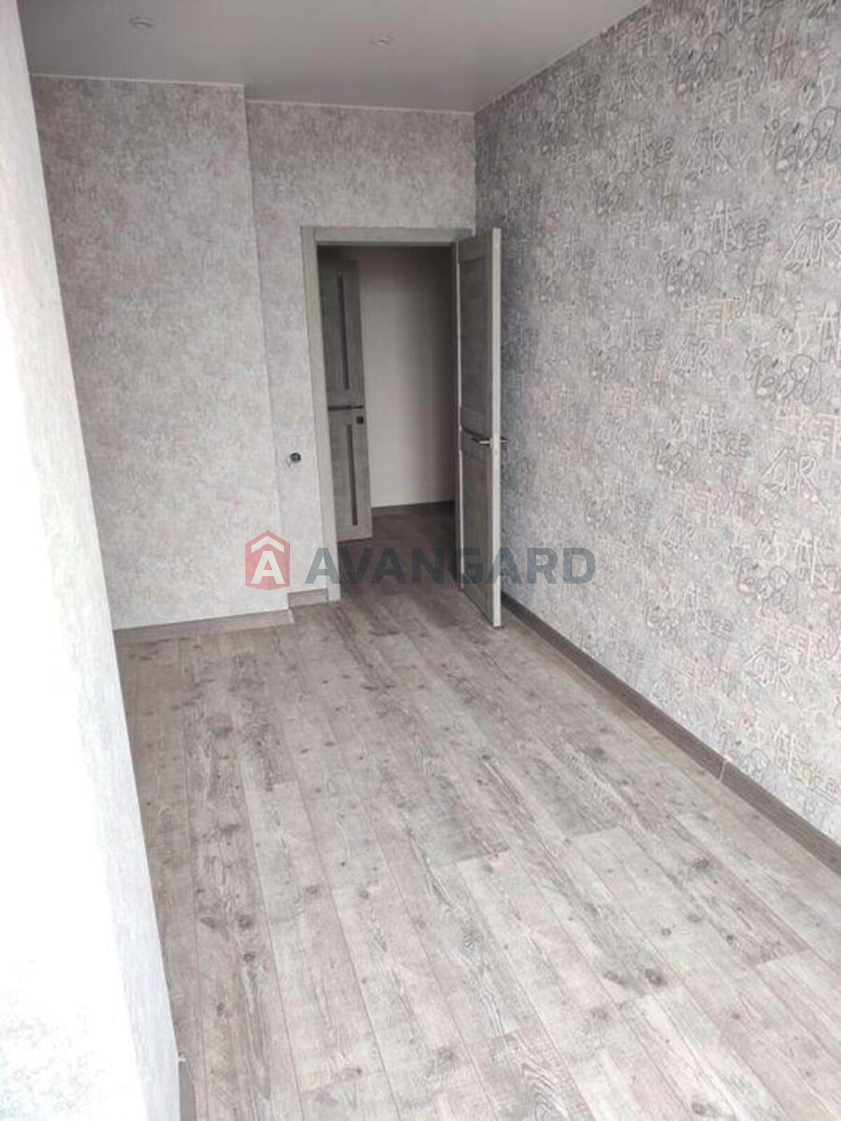 3 ����. ��������, 64/-/10 ��. �., 9/10 ���� ���� 8