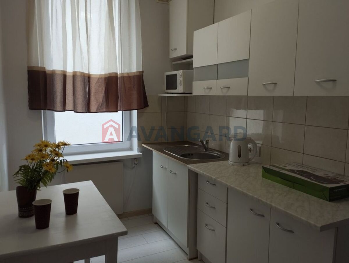 1 ����. ��������, 31/-/9 ��. �., 2/4 ���� ���� 1