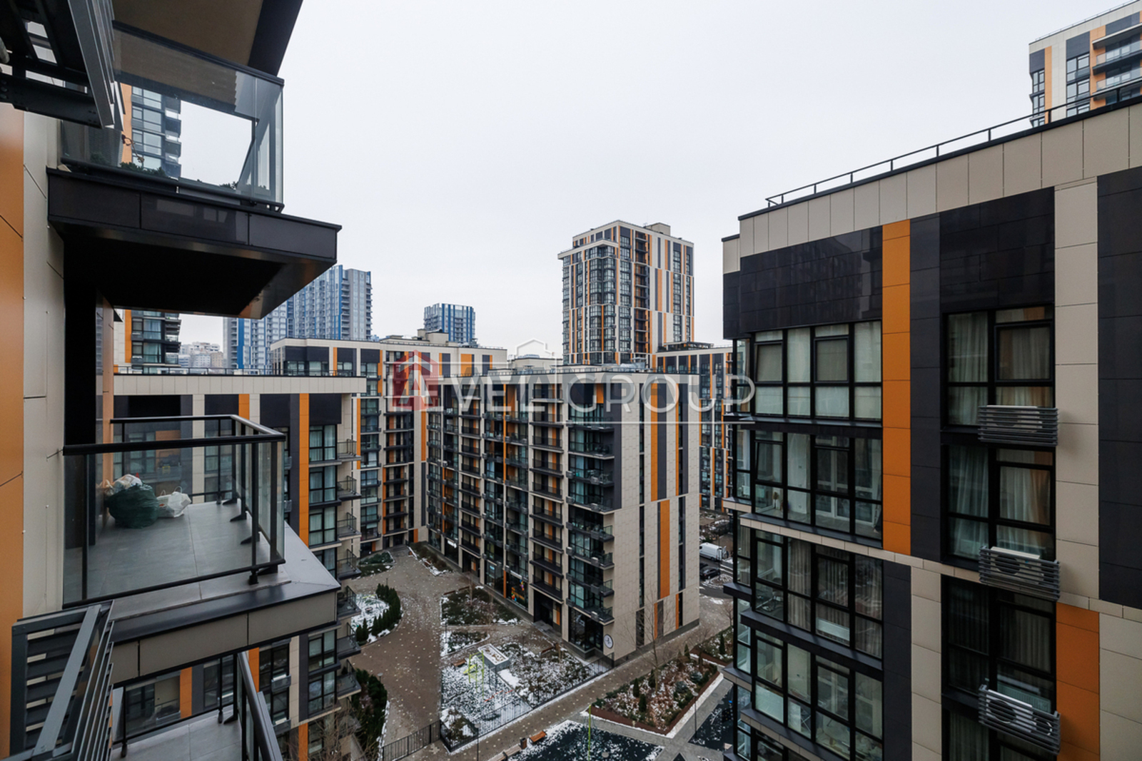 3 ��. ��������, 118/52/40 ��. �., 11/24 ������ ���� 4