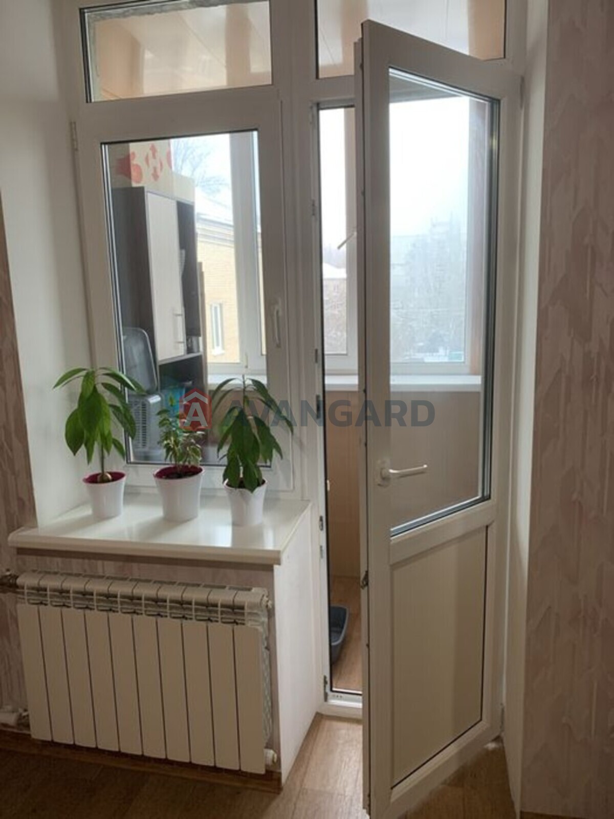 2 ����. ��������, 52/-/7 ��. �., 4/4 ���� ���� 10