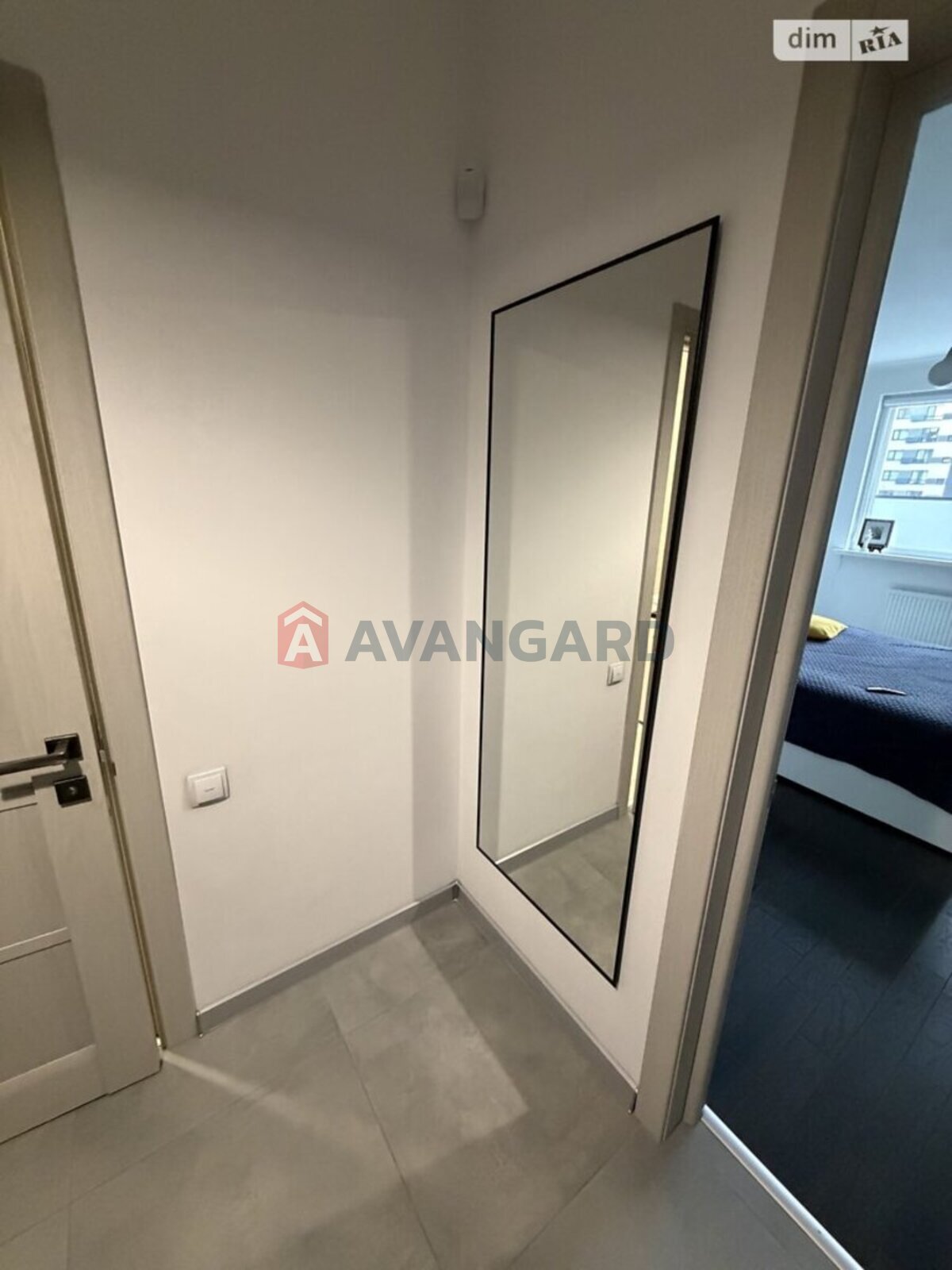 1 ��. ��������, 43/-/- ��. �., 5/5 ������ ���� 17