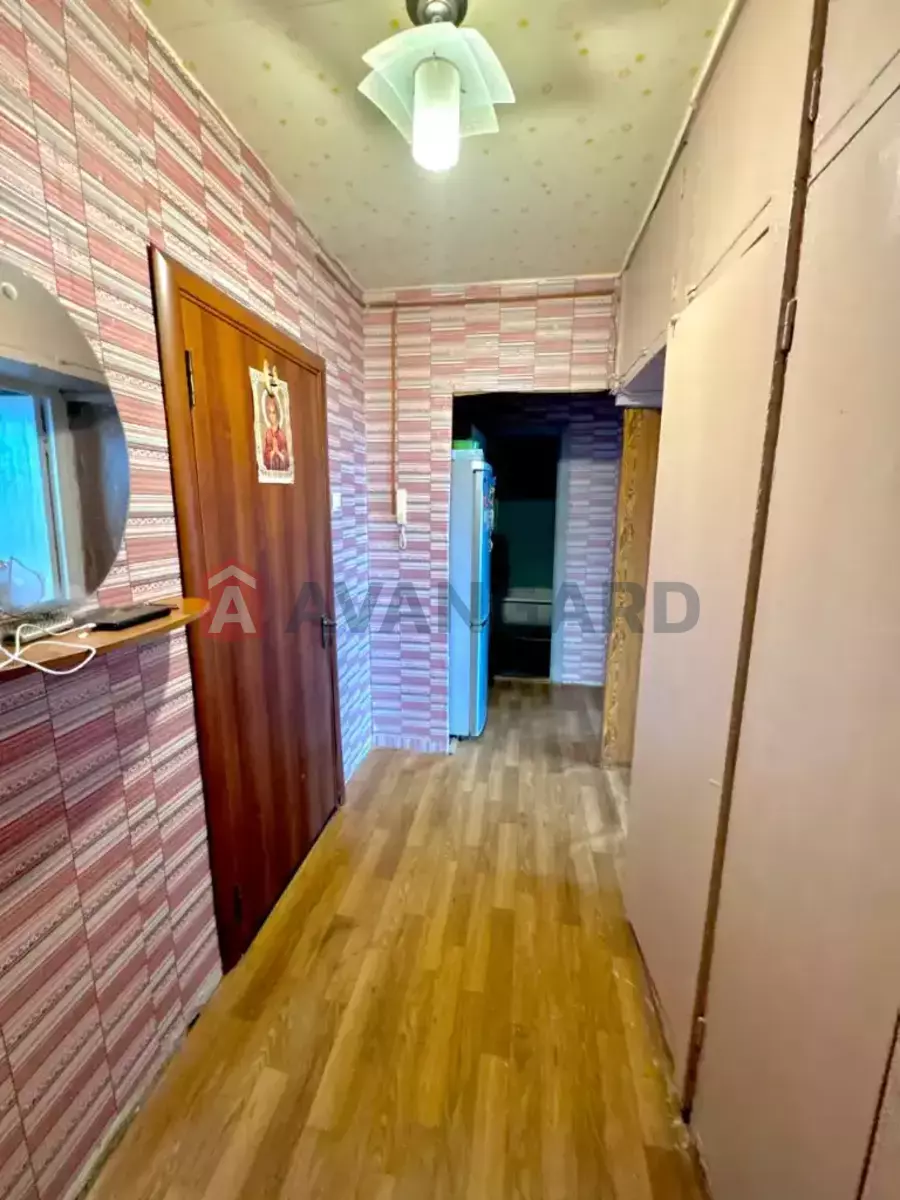 3 ��. ��������, 71/43/8 ��. �., 9/9 ������ ���� 19