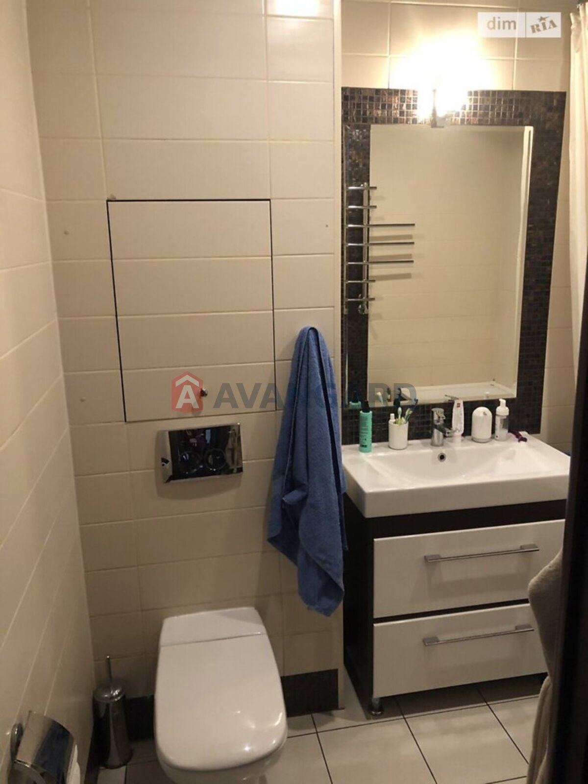 3 ��. ��������, 68/40/8 ��. �., 12/14 ������ ���� 14