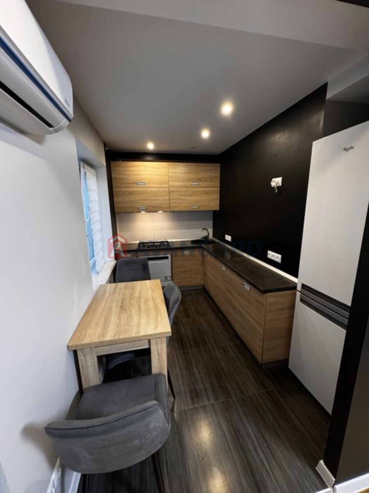 2 ��. ��������, 42/-/10 ��. �., 2/5 ������ ���� 8