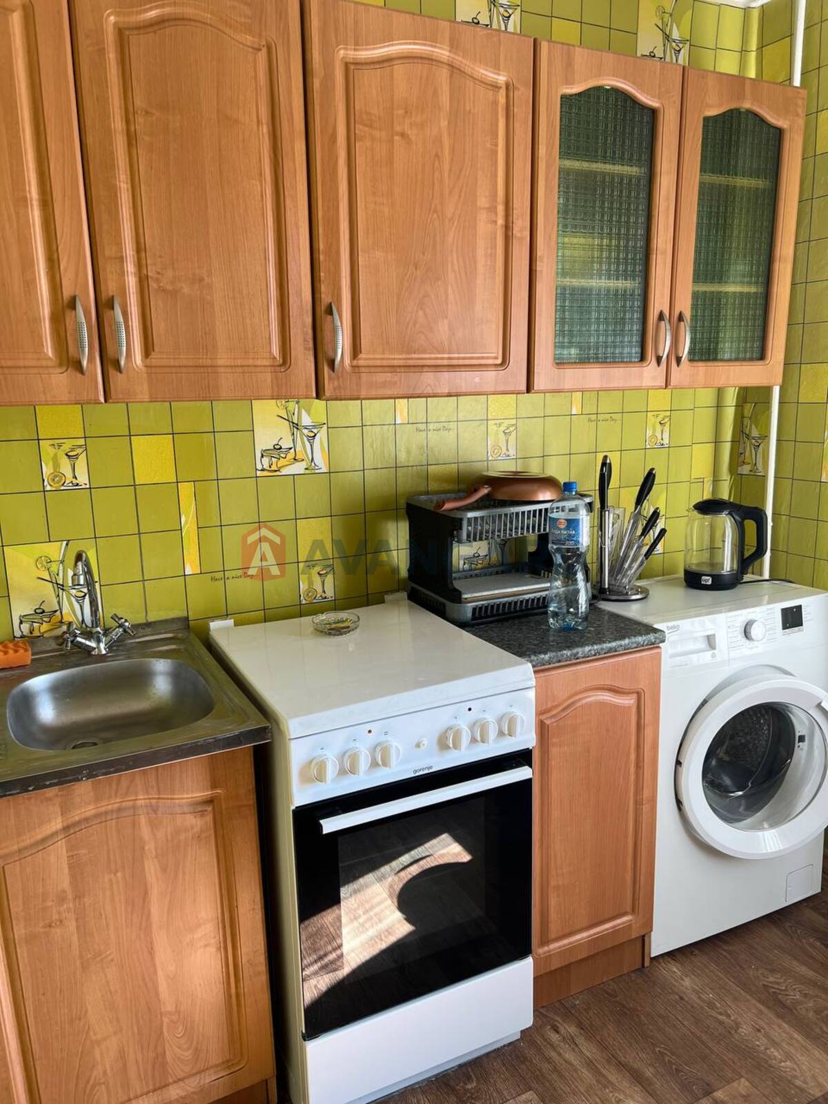 1 ��. ��������, 33/18/8 ��. �., 7/9 ������ ���� 11