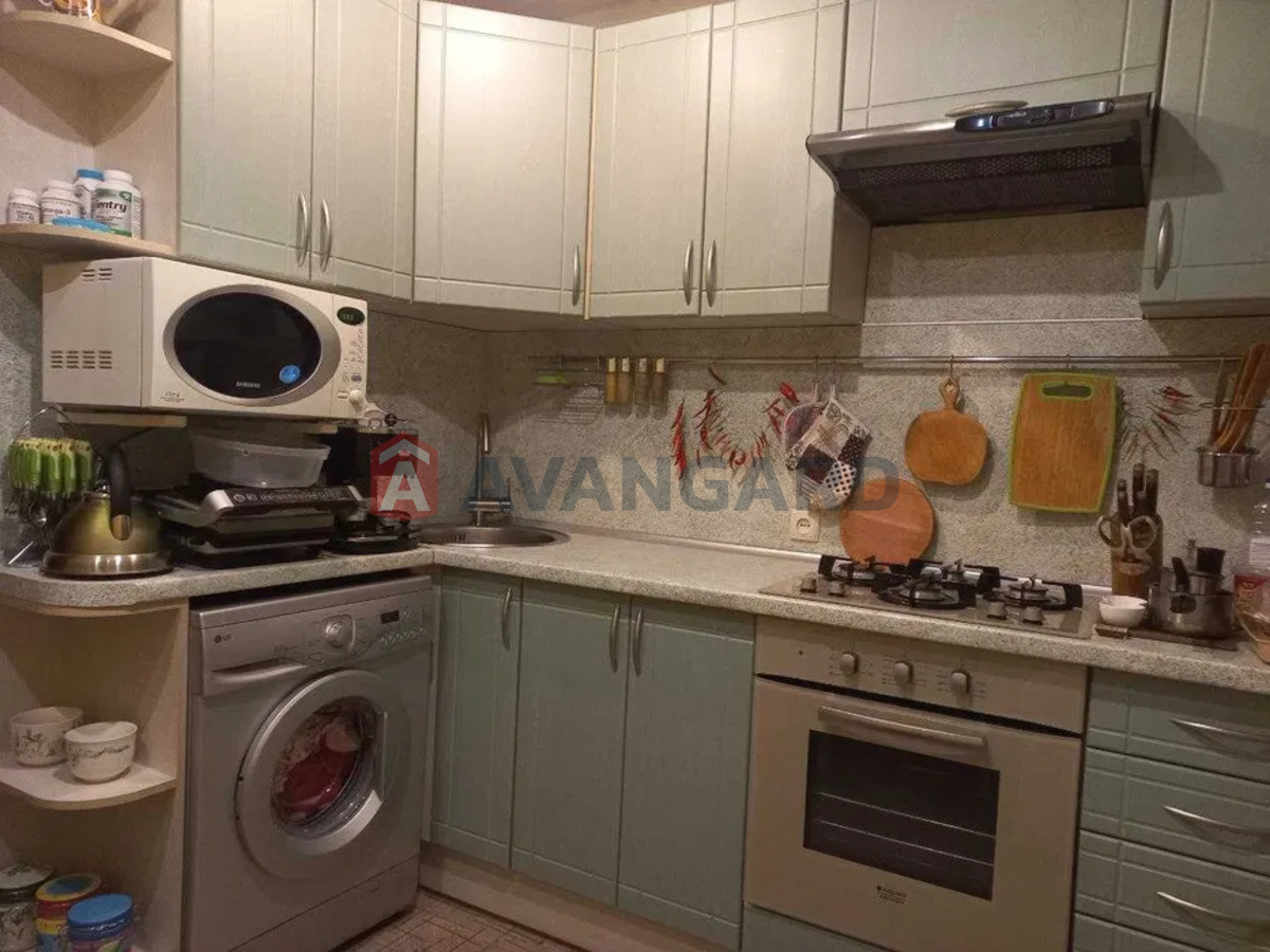 3 ����. ��������, 68/-/8 ��. �., 8/9 ���� ���� 3