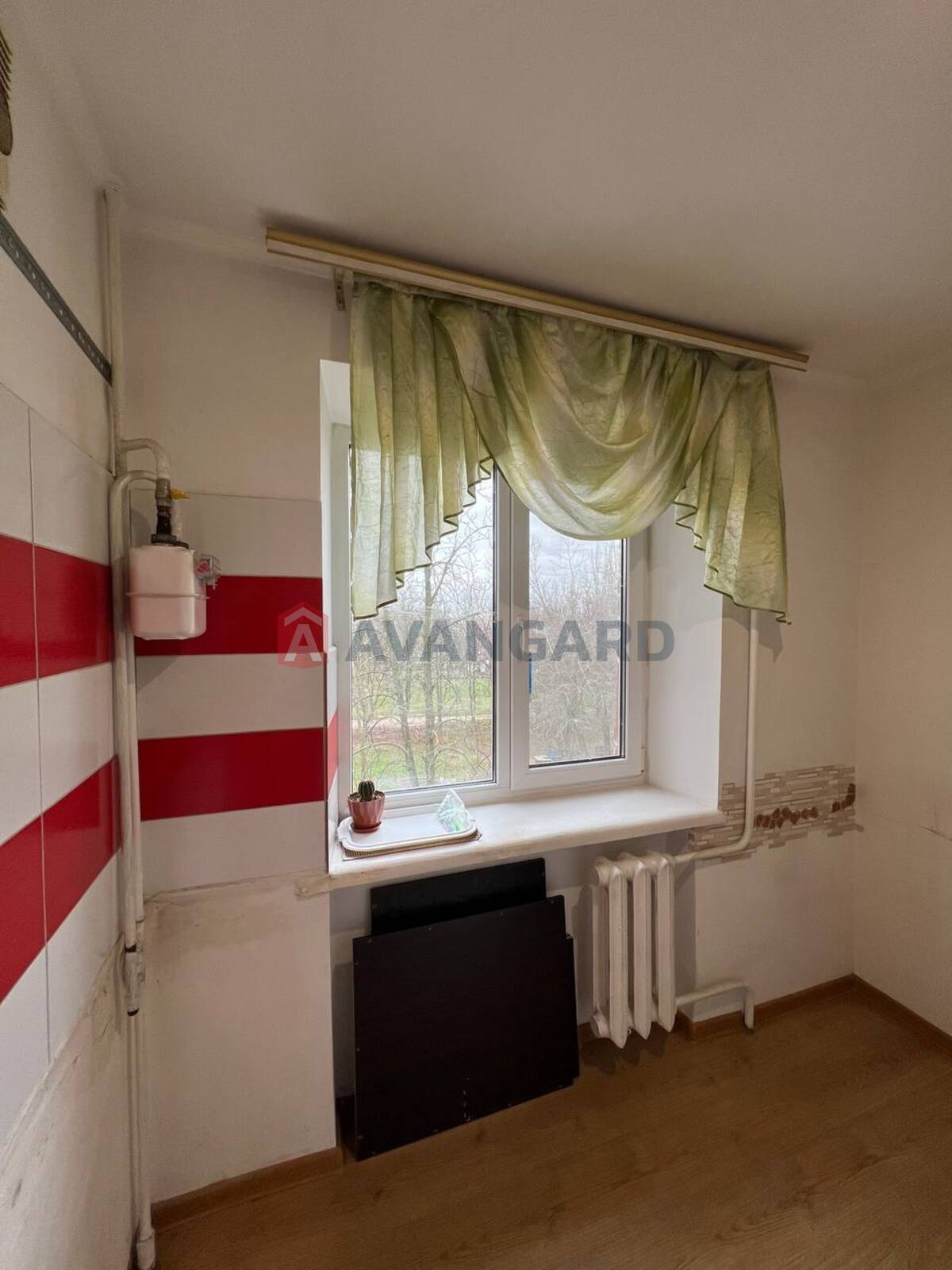 2 ����. ��������, 48/-/6 ��. �., 4/5 ���� ���� 15