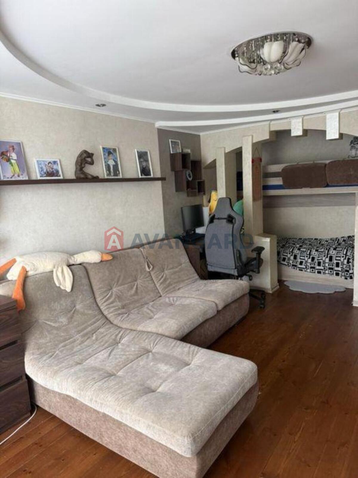 1 ����. ��������, 49/-/9 ��. �., 2/10 ���� ���� 3