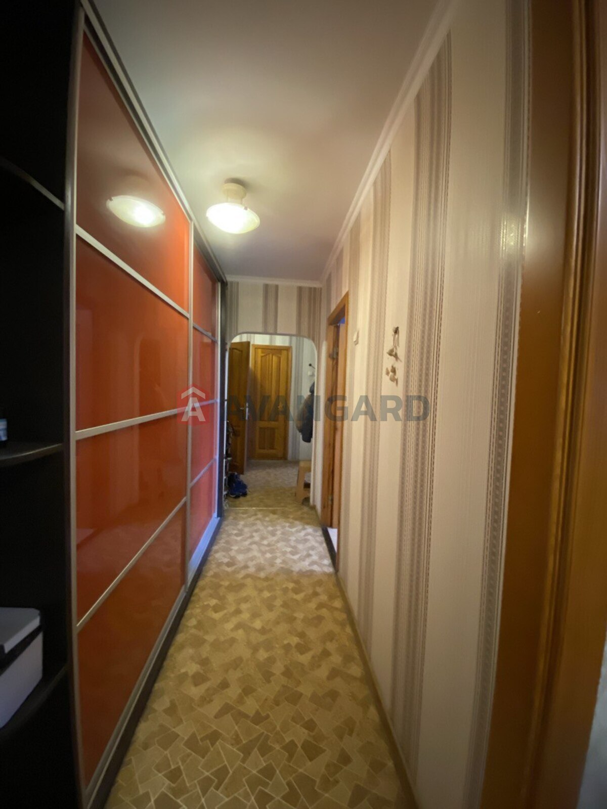 3 ��. ��������, 69/-/8 ��. �., 9/10 ������ ���� 24