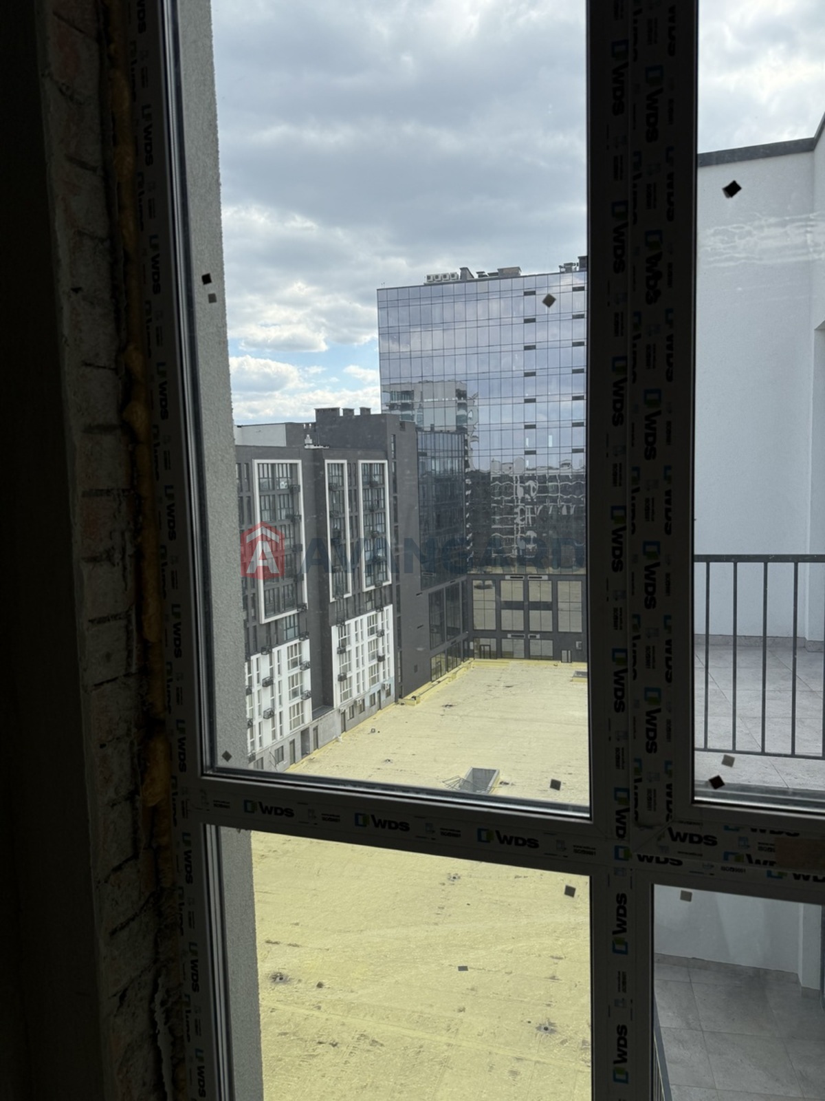 2 ��. ��������, 71/41/30 ��. �., 10/10 ������ ���� 12