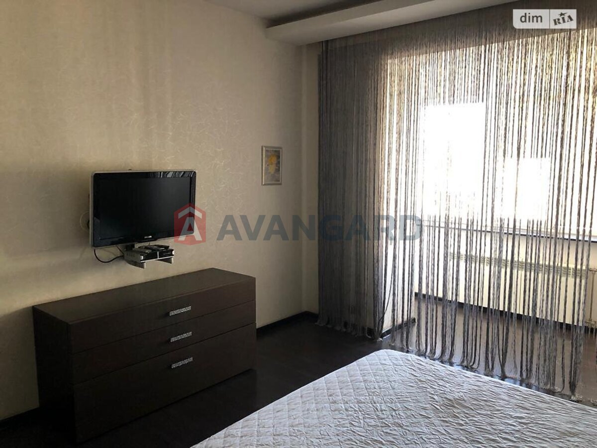 3 ��. ��������, 115/100/12 ��. �., 7/9 ������ ���� 8