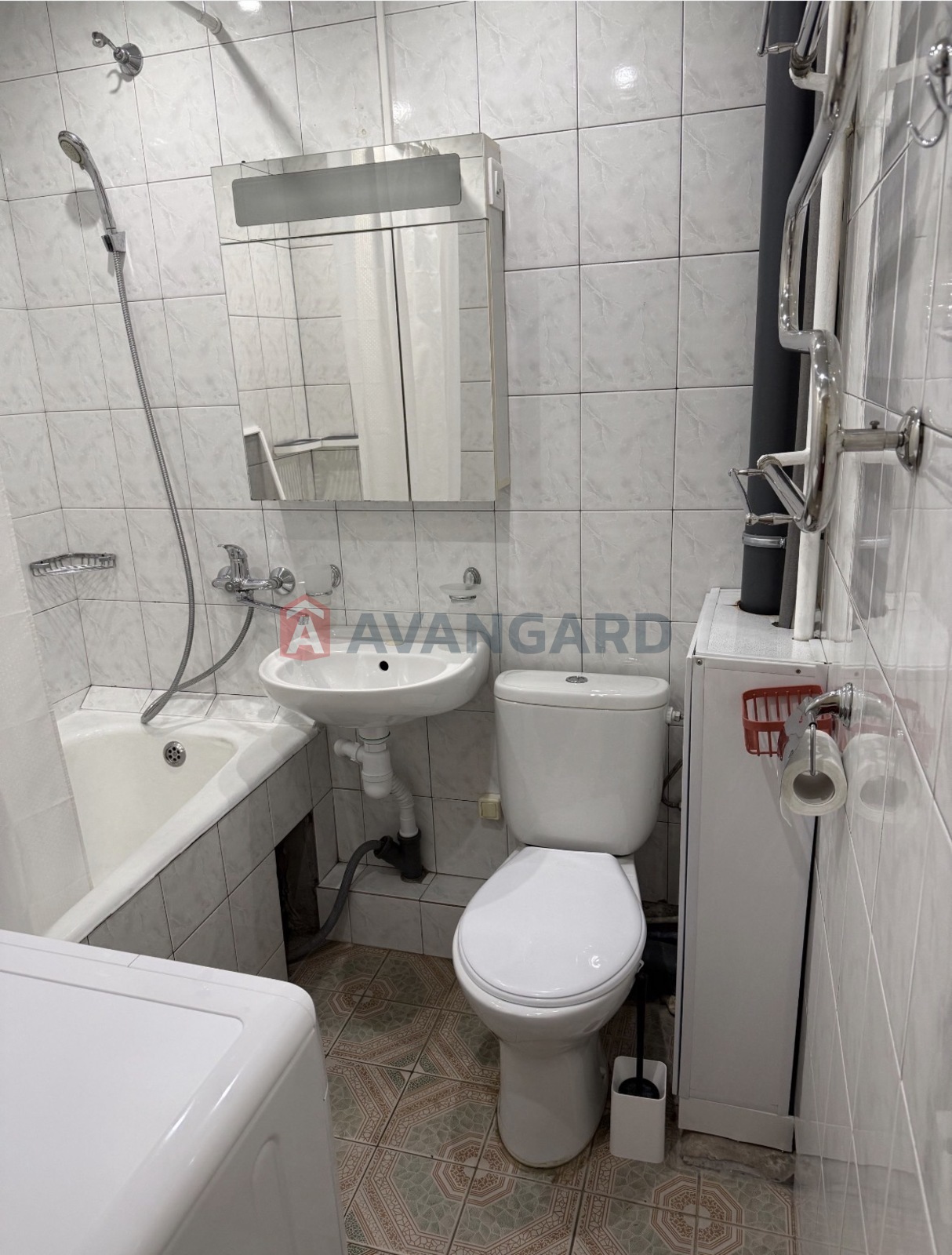 1 ��. ��������, 38,8 /-/10 ��. �., 3/9 ������ ���� 12