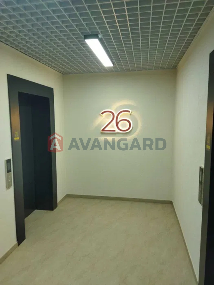 1 ��. ��������, 37/-/11 ��. �., 26/28 ������ ���� 8