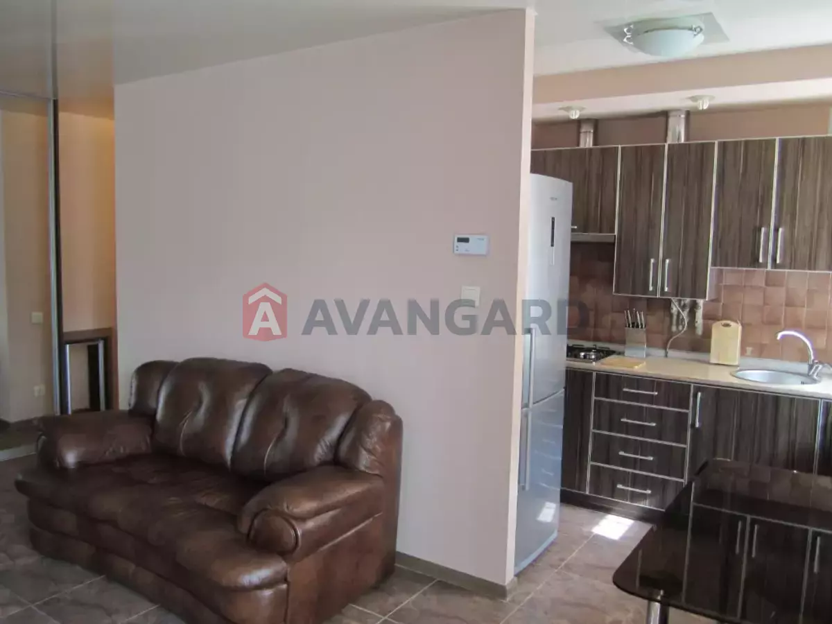 1 ����. ��������, 34/22/8 ��. �., 2/5 ���� ���� 5