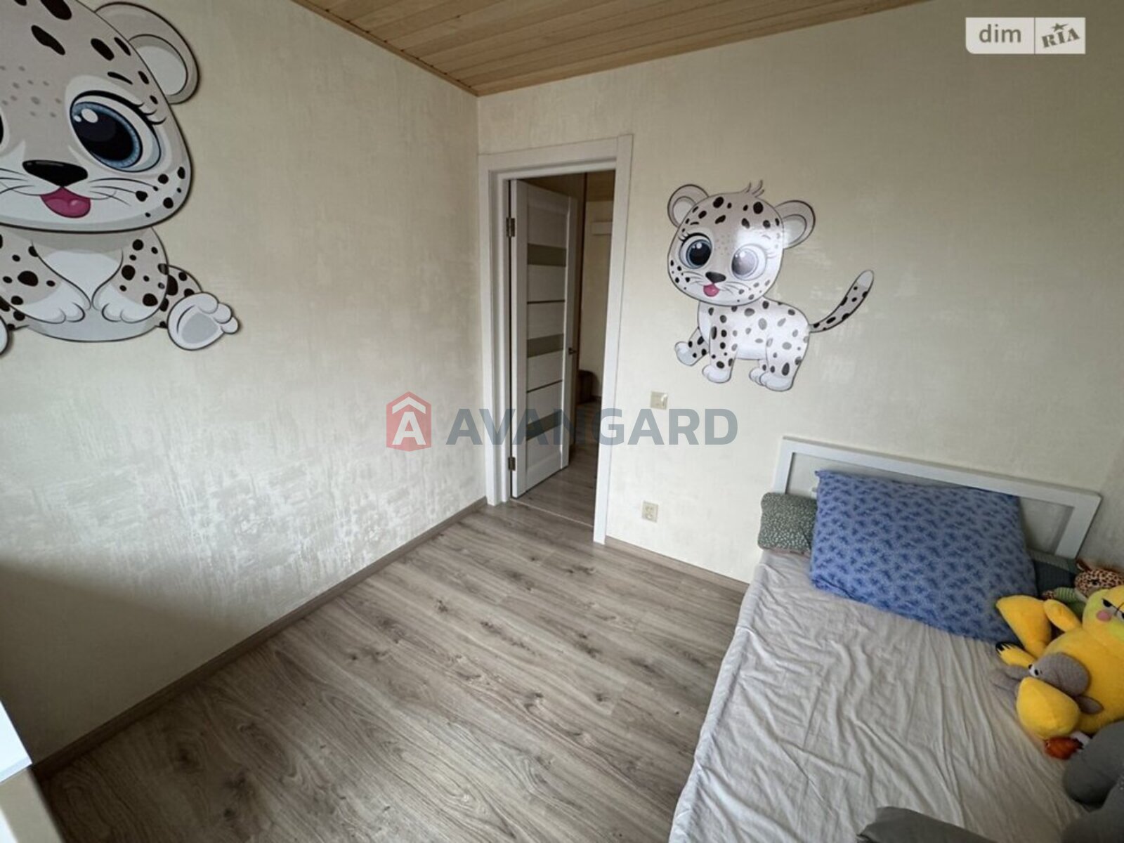 3 ����. ��������, 64/-/- ��. �., 9/9 ���� ���� 11