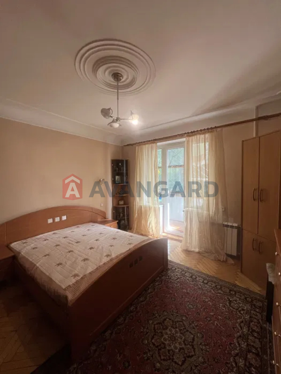 2 . , 56/-/7 . ., 2/4   8