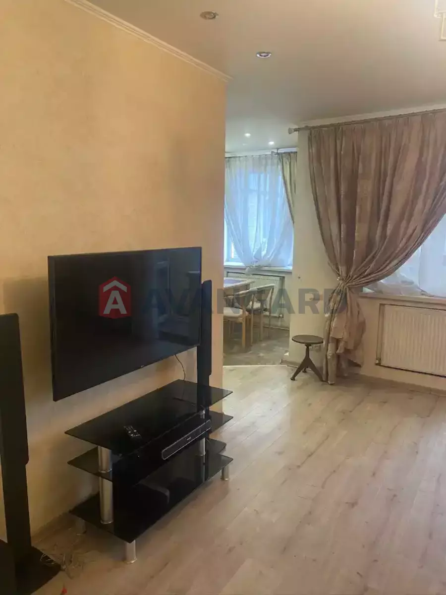 3 ����. ��������, 99/-/12 ��. �., 13/17 ���� ���� 24