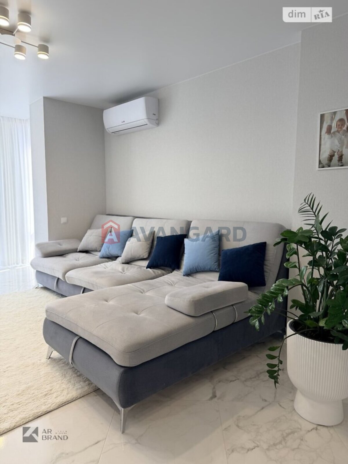 2 ��. ��������, 73/43/12 ��. �., 15/16 ������ ���� 8