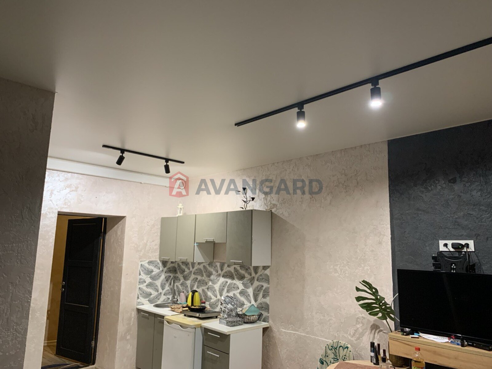 1 ��. ��������, 18/-/- ��. �., 1/2 ������ ���� 1