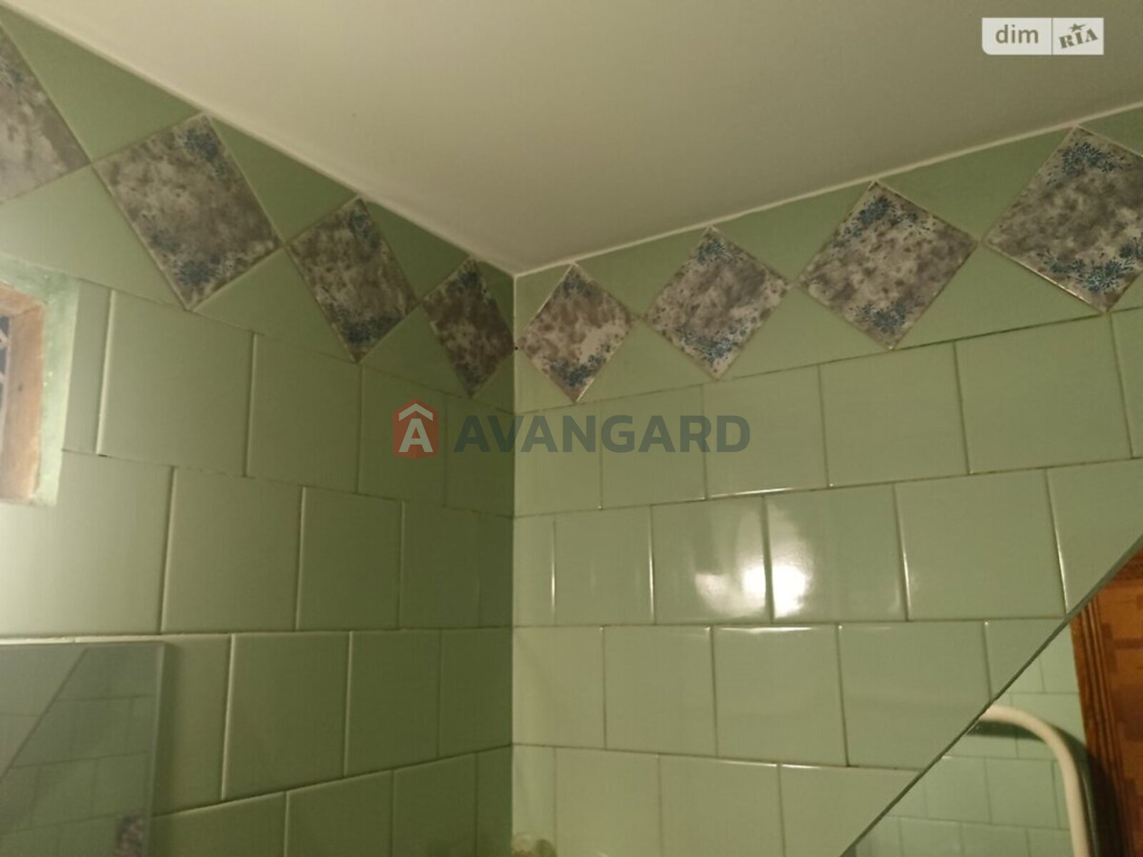 3 ����. ��������, 66/38/8 ��. �., 7/10 ���� ���� 27