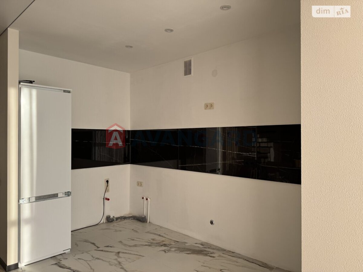 2 ��. ��������, 85/-/- ��. �., 11/11 ������ ���� 28