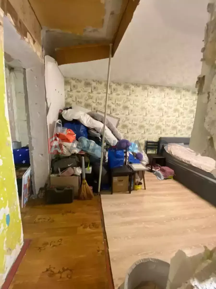 2 ����. ��������, 44/27/6 ��. �., 5/5 ���� ���� 8
