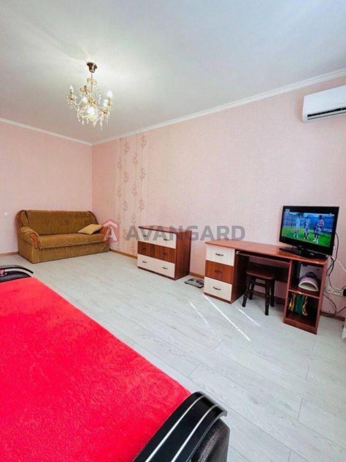 1 ��. ��������, 49/-/12 ��. �., 4/5 ������ ���� 3