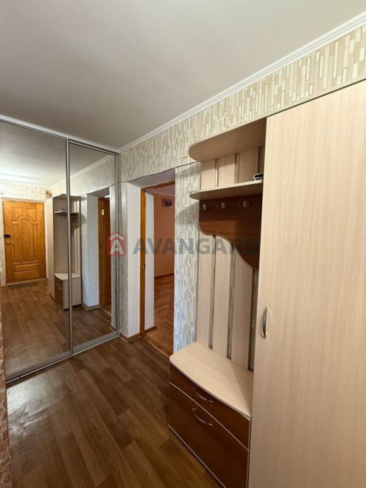 2 ��. ��������, 48/-/6 ��. �., 4/5 ������ ���� 1