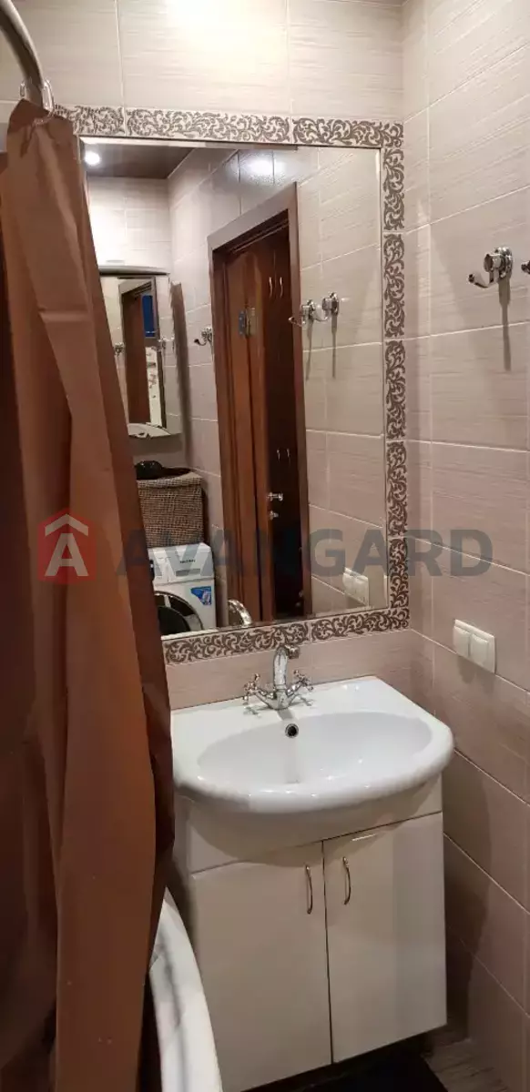 1 ��. ��������, 29/17/4 ��. �., 5/5 ������ ���� 19