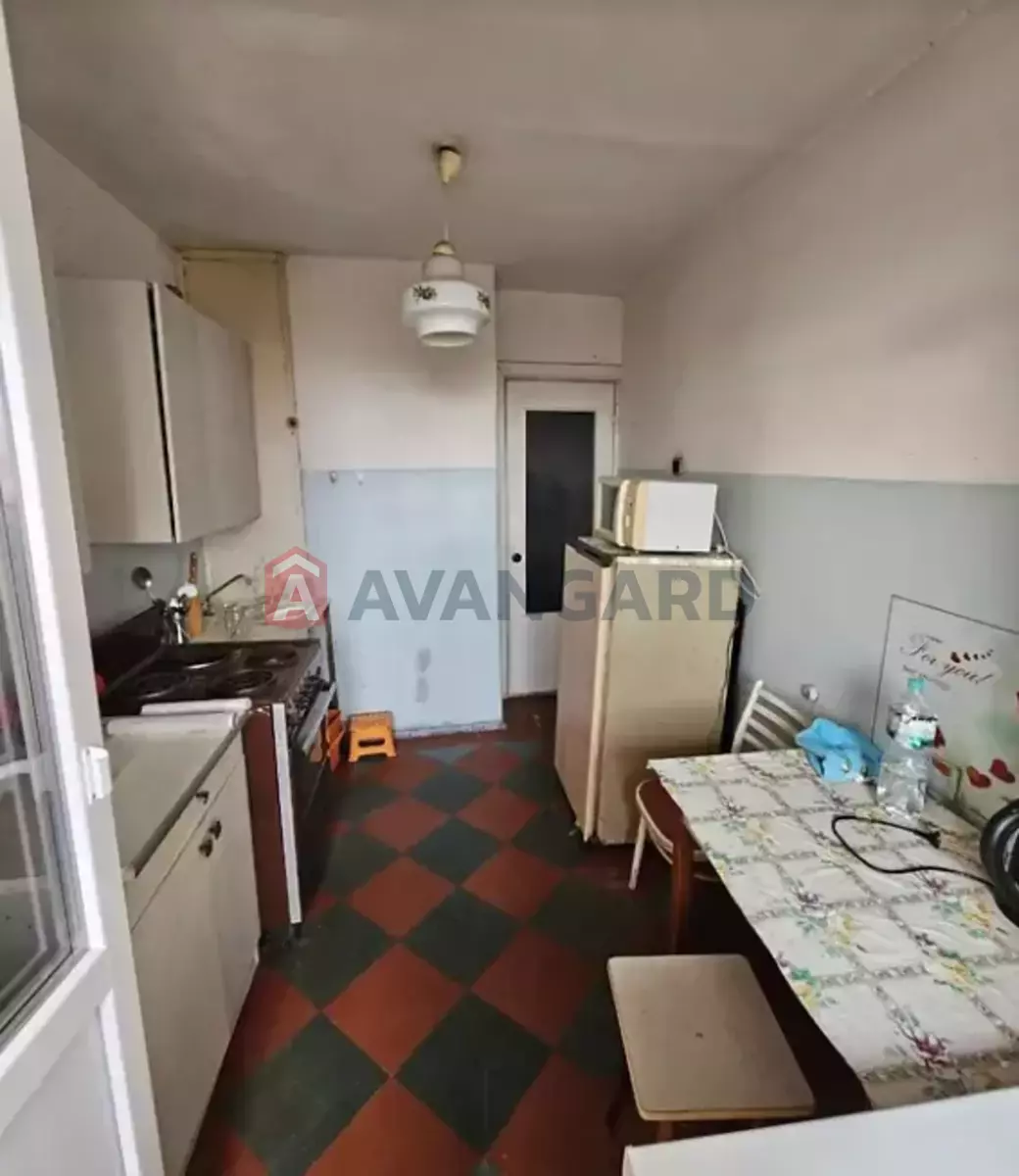 2 ��. ��������, 52/-/- ��. �., 8/16 ������ ���� 9