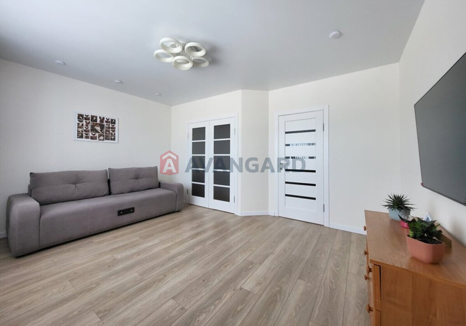 2 ����. ��������, 56/-/14 ��. �., 9/12 ���� ���� 7