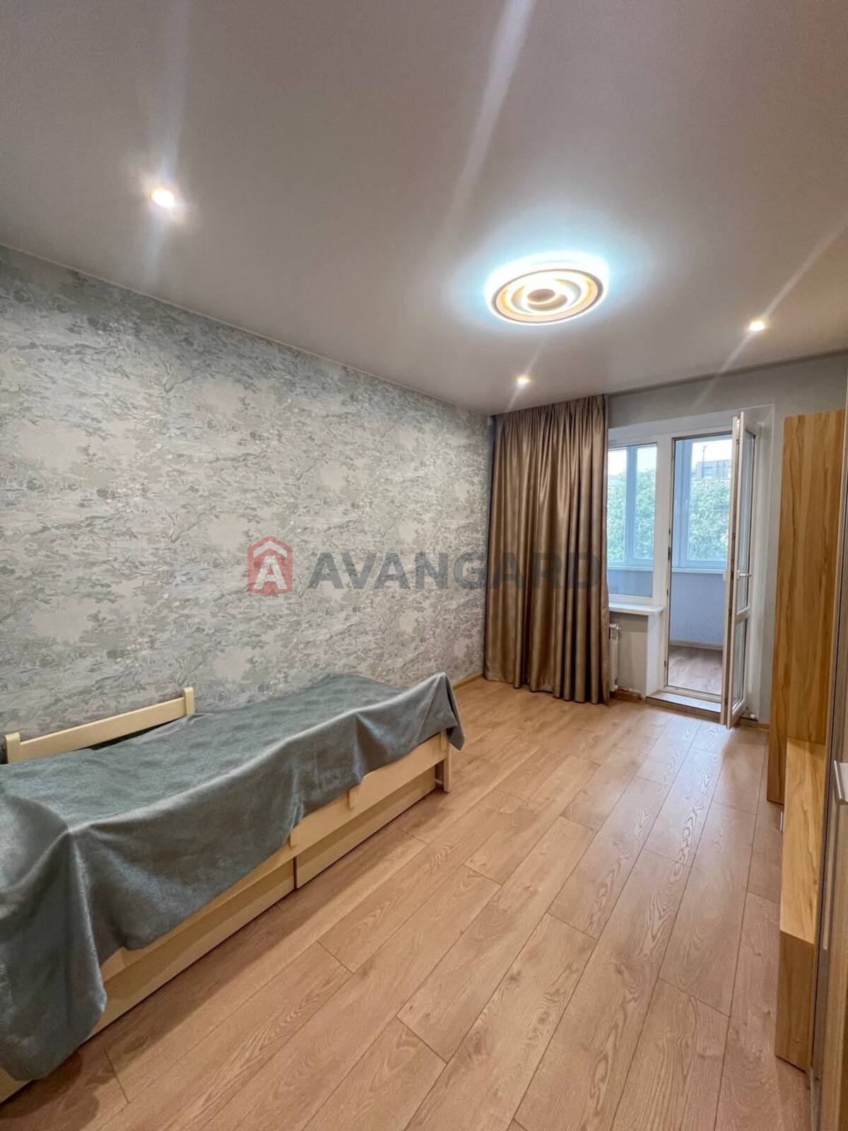 3 ��. ��������, 65/40/8 ��. �., 9/9 ������ ���� 5