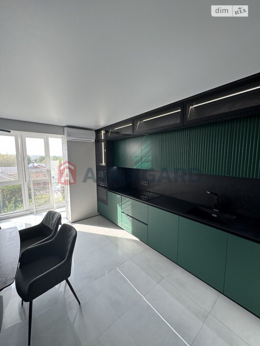 3 ��. ��������, 97/60/17 ��. �., 5/6 ������ ���� 21