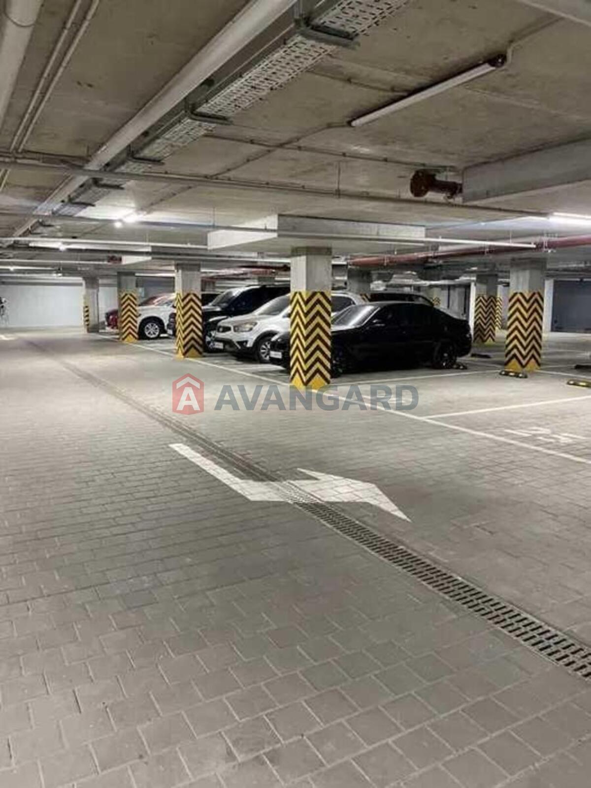 1 ��. ��������, 48/-/17 ��. �., 9/10 ������ ���� 4