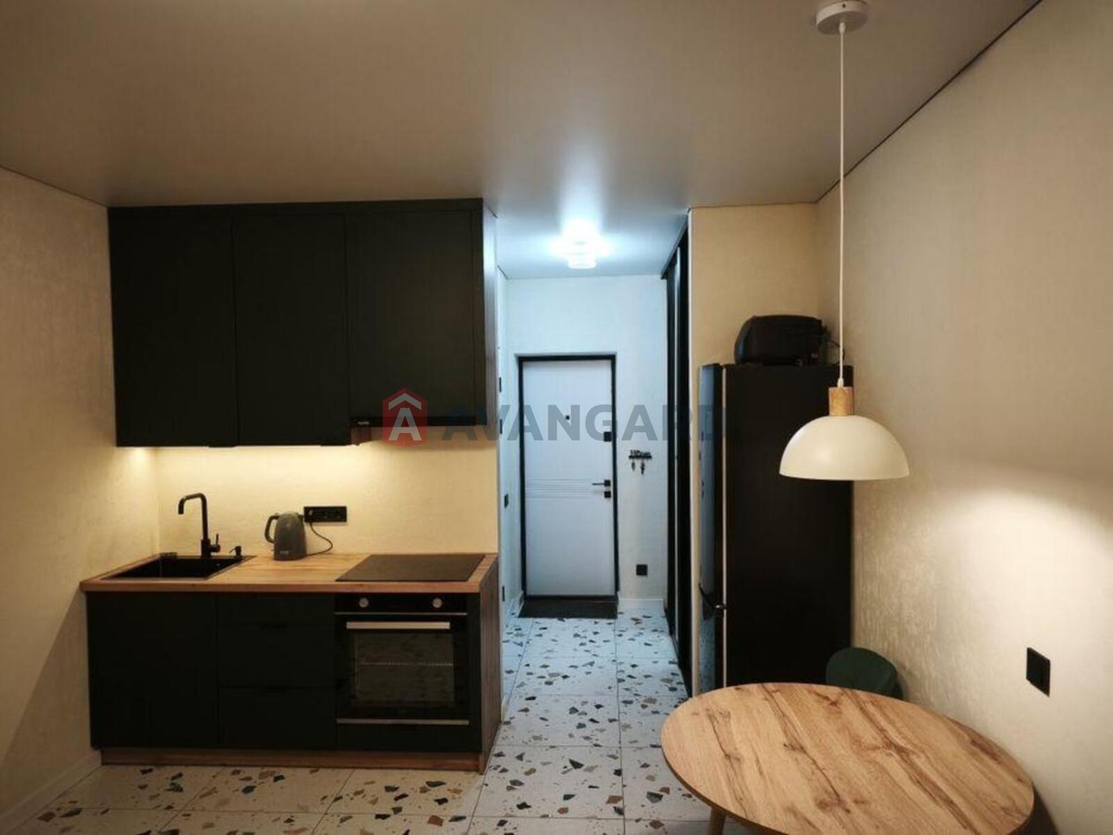 1 ��. ��������, 23/-/23 ��. �., 3/4 ������ ���� 3