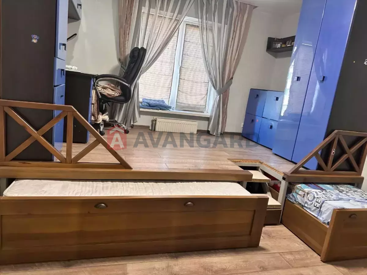 3 ��. ��������, 77/43/10 ��. �., 2/4 ������ ���� 8