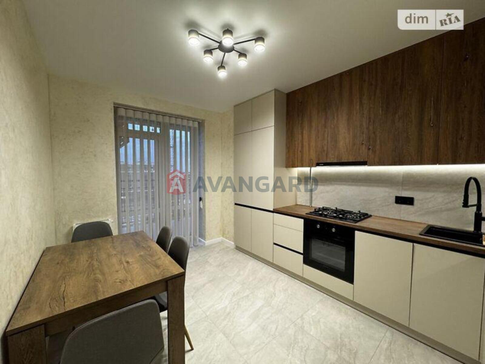 1 ��. ��������, 38/-/11 ��. �., 7/8 ������ ���� 2