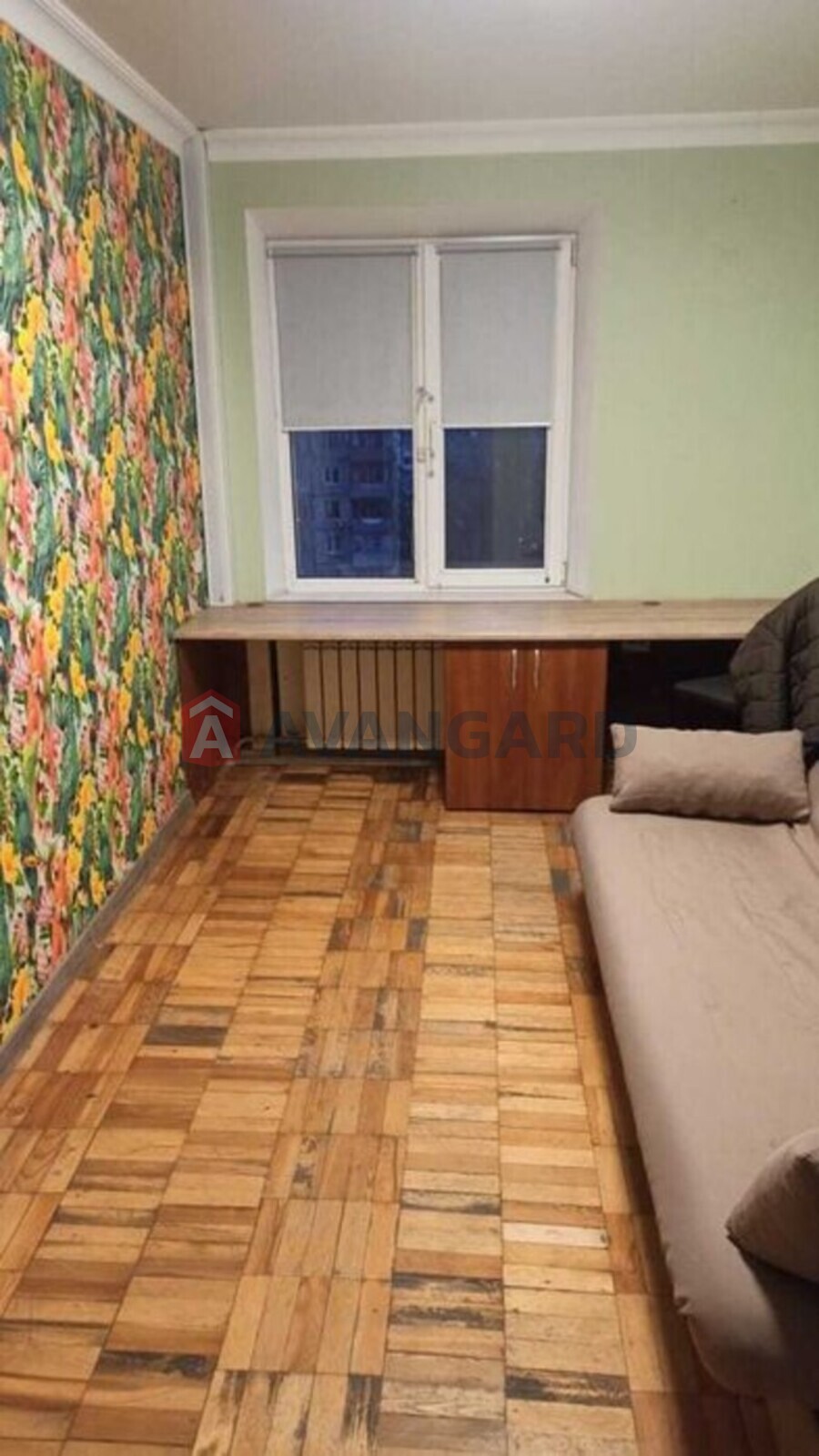 2 . , 48/-/7 . ., 8/9   3