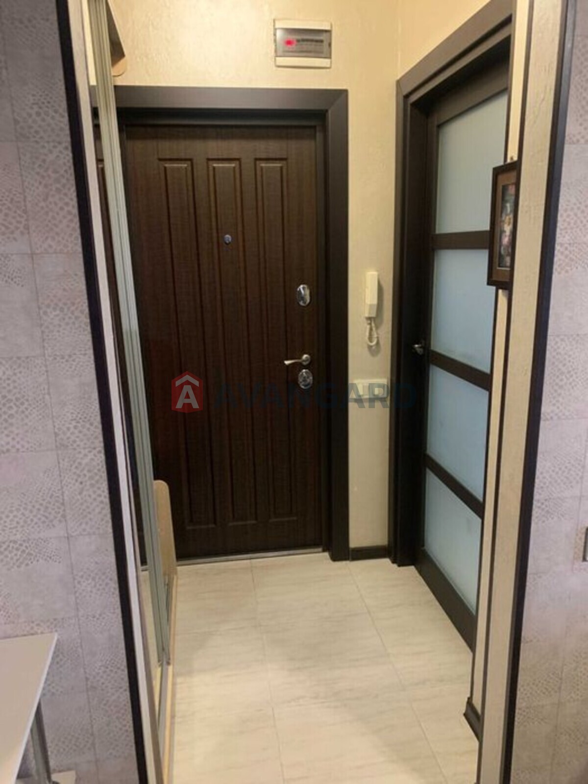 4 ��. ��������, 77/-/9 ��. �., 3/9 ������ ���� 16