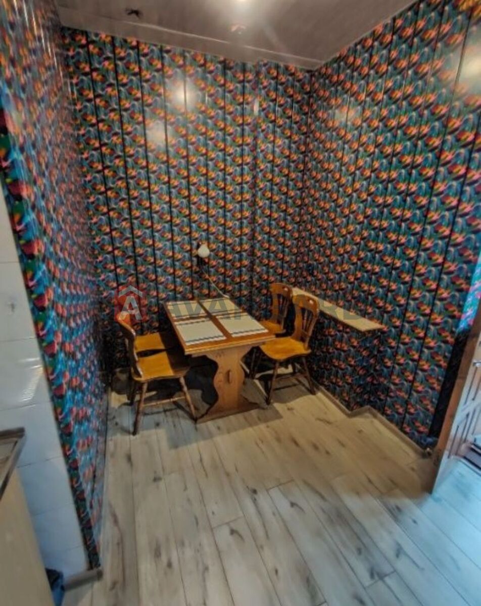 3 ����. ��������, 76/46/14 ��. �., 3/5 ���� ���� 6