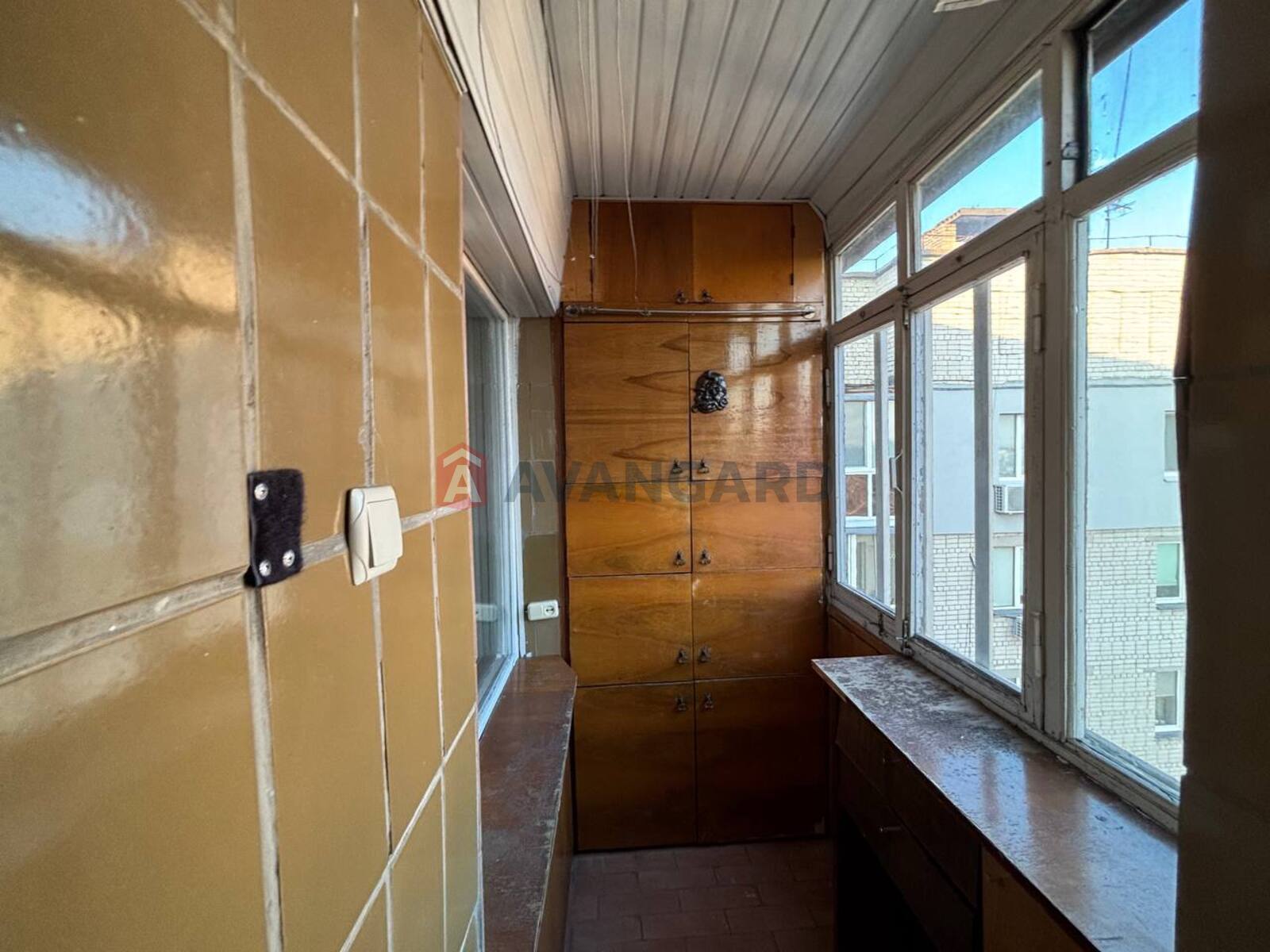 2 ��. ��������, 50/29/7 ��. �., 9/9 ������ ���� 18