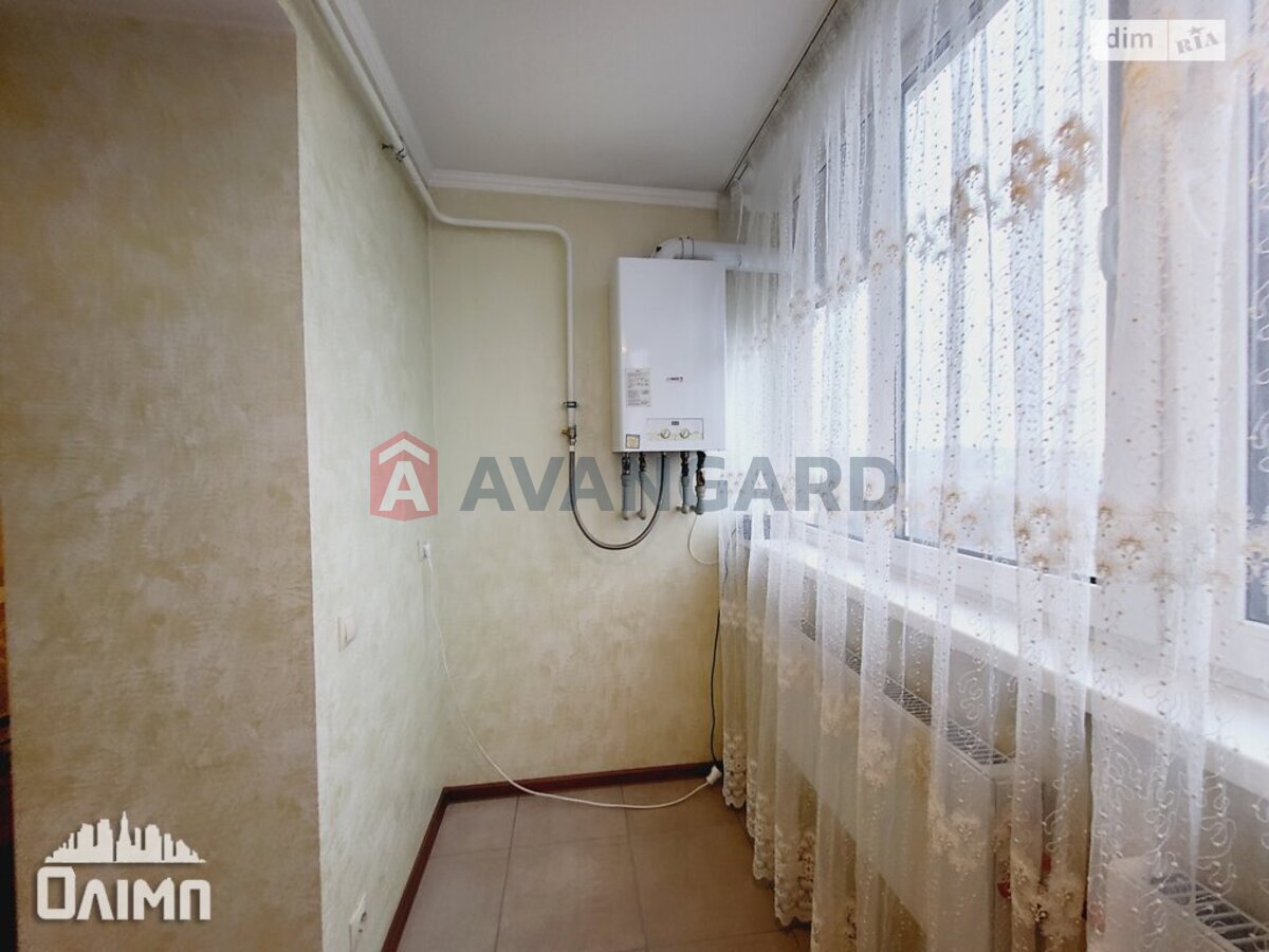 3 ��. ��������, 81/45/15 ��. �., 11/11 ������ ���� 15